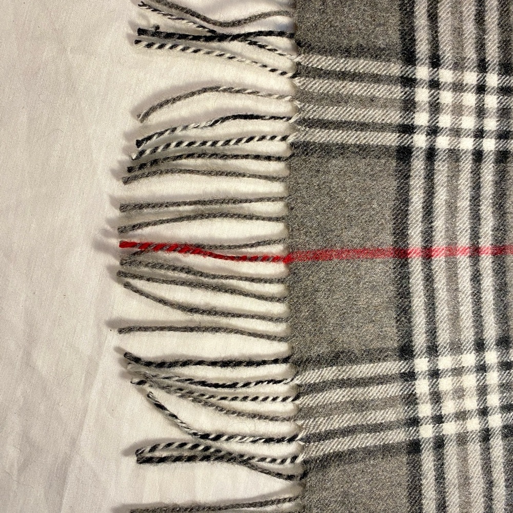 New100% Cashmere Fringed Murano Scarf Wrap Plaid Black / White/ Grey 64" - Picture 3 of 8
